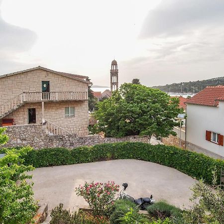 Apartments Dirk Hvar Town Exterior photo